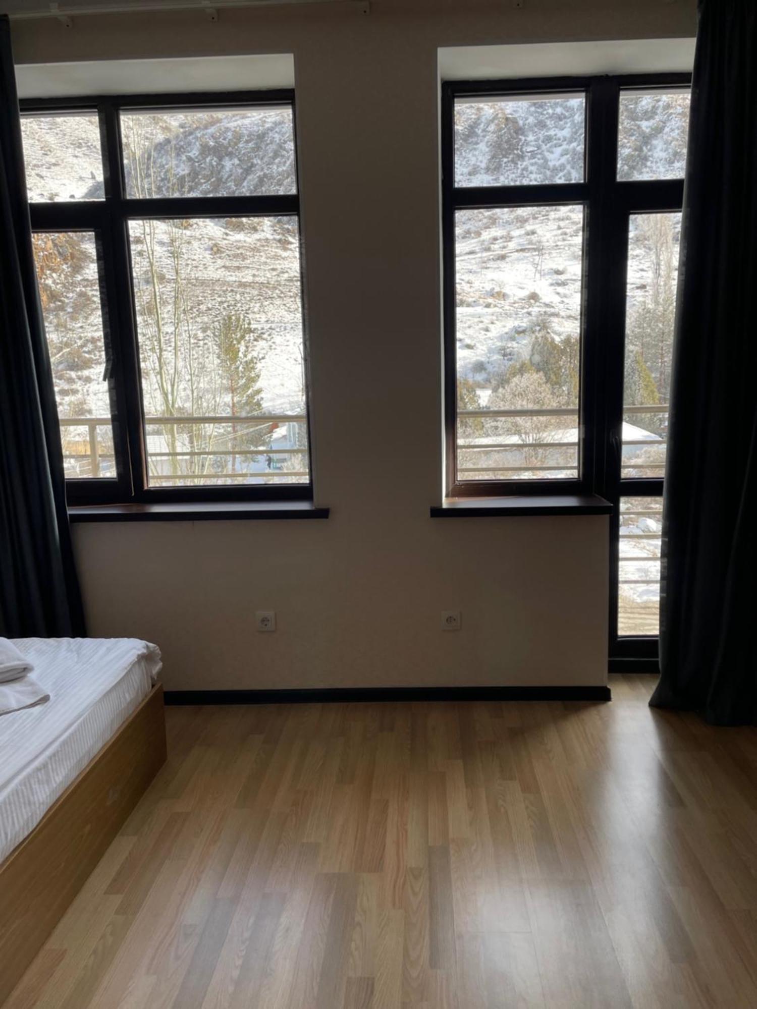 Issyk Ata Retreat 호텔 Gorno-Serafimovka 외부 사진